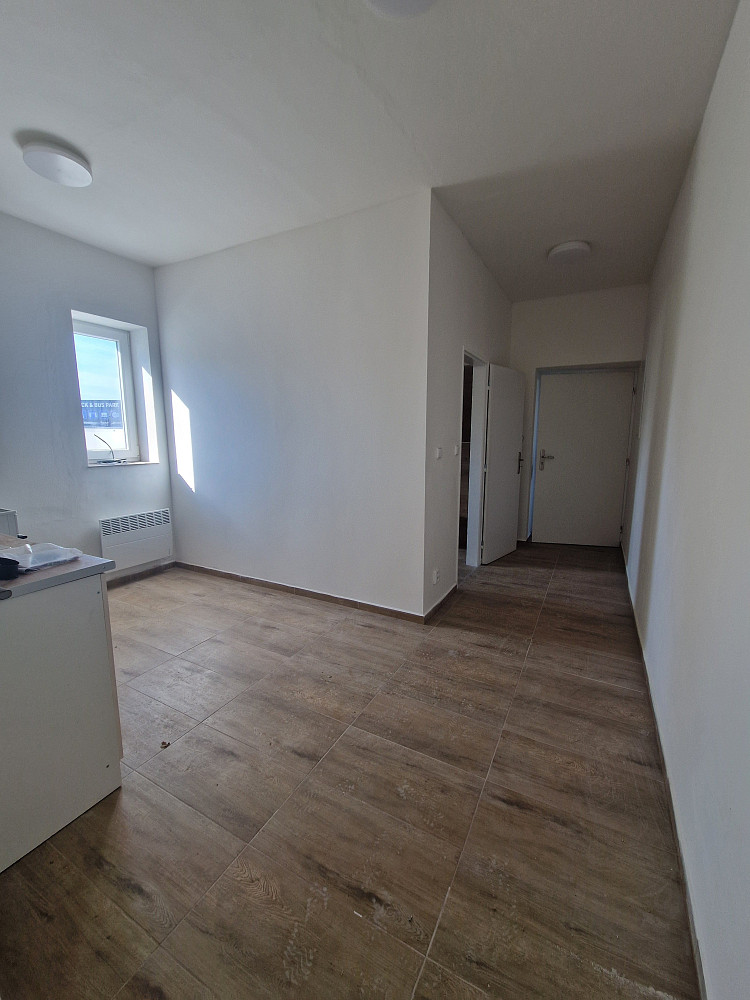 Pronájem bytu 2+kk 40 m² – fotografie 5