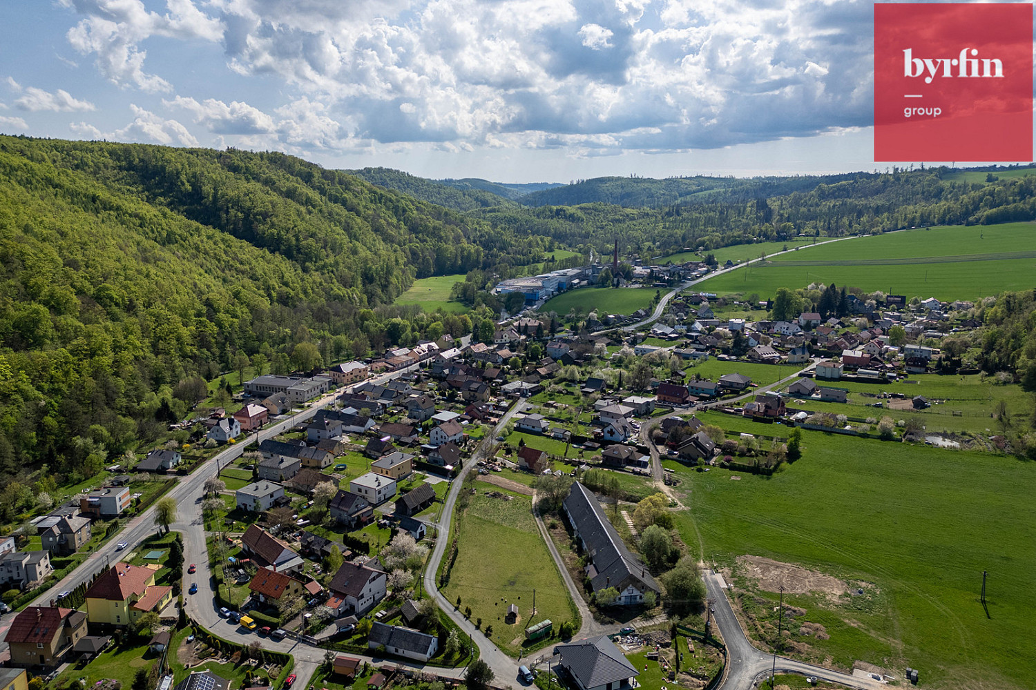 Prodej stavebního pozemku 981 m² – fotografie 5