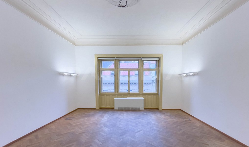 Pronájem kanceláře 175 m², Praha – náhled fotky 2