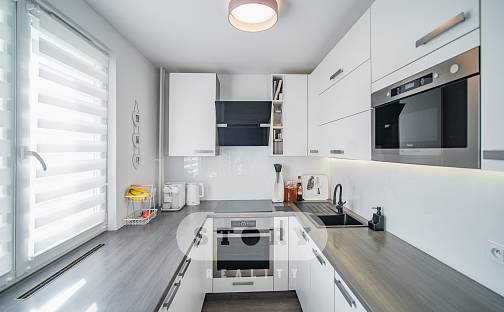 Prodej bytu 3+1 63 m², Hrdinů, Uničov, okres Olomouc