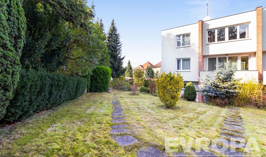 Pronájem domu 220 m² s pozemkem 409 m², Praha – náhled fotky 28
