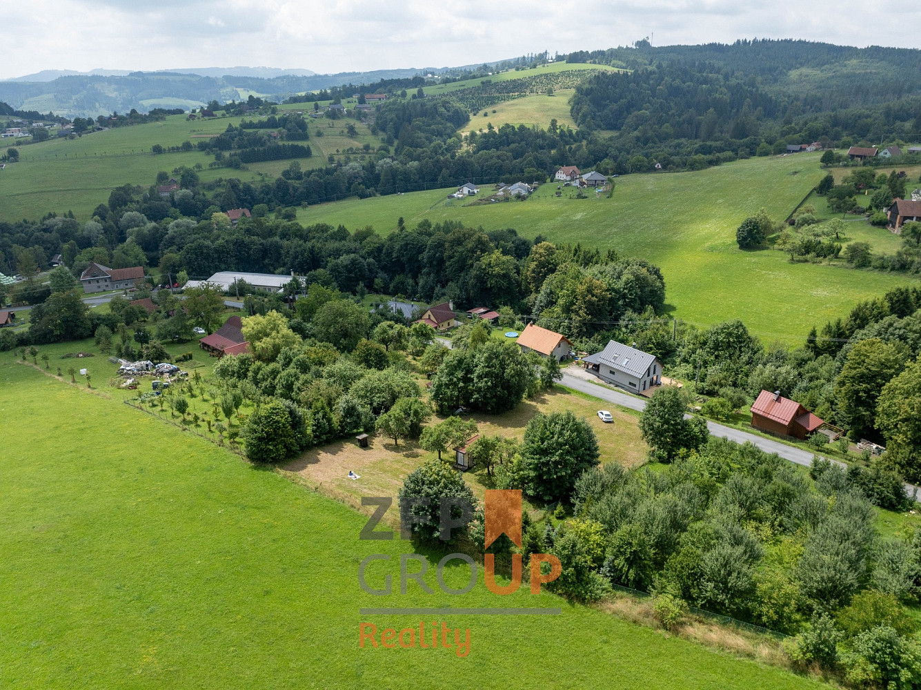Prodej stavebního pozemku 2 142 m² - View 3