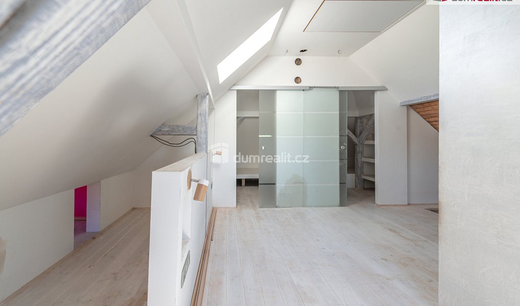 Prodej domu 300 m² s pozemkem 888 m², Sadov – náhled fotky 12