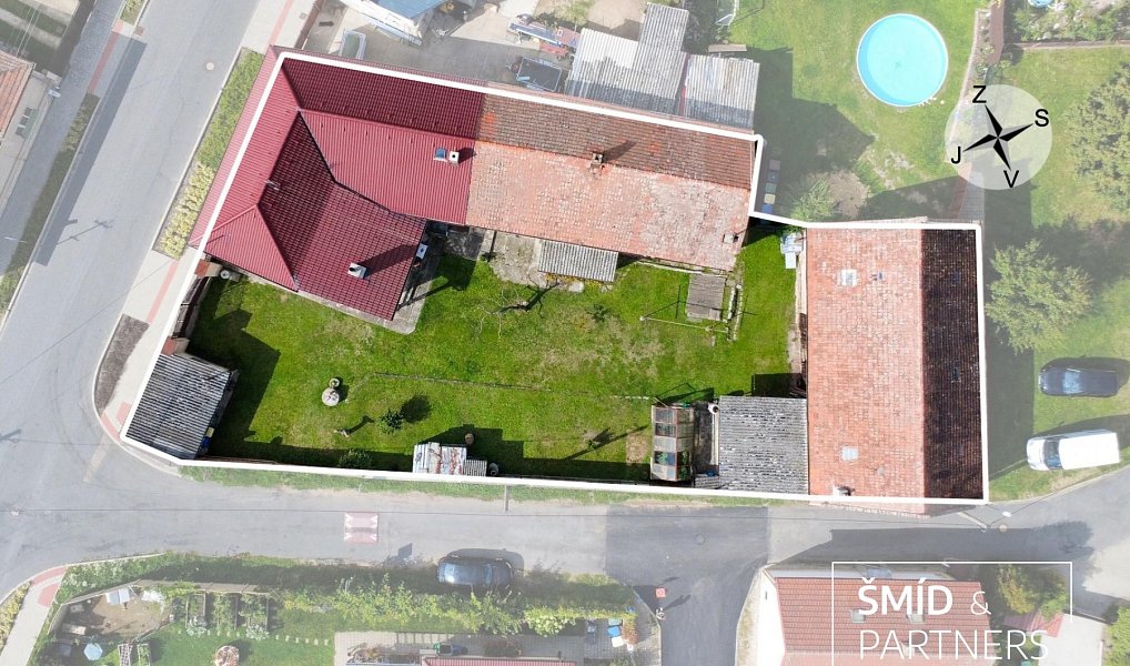 Prodej domu 175 m² s pozemkem 879 m², Chrást – náhled fotky 2