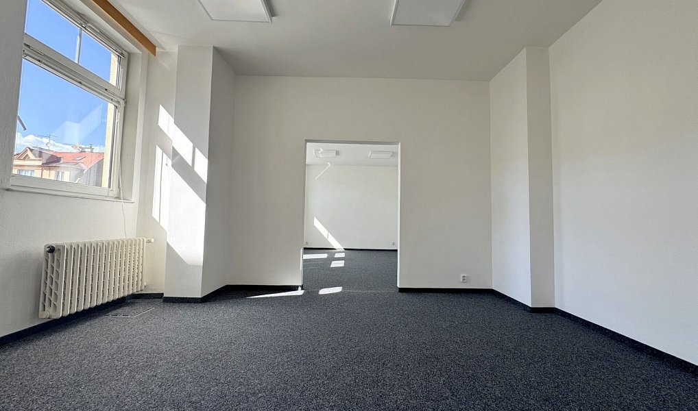 Pronájem kanceláře 49 m², Karlovy Vary – náhled fotky 4