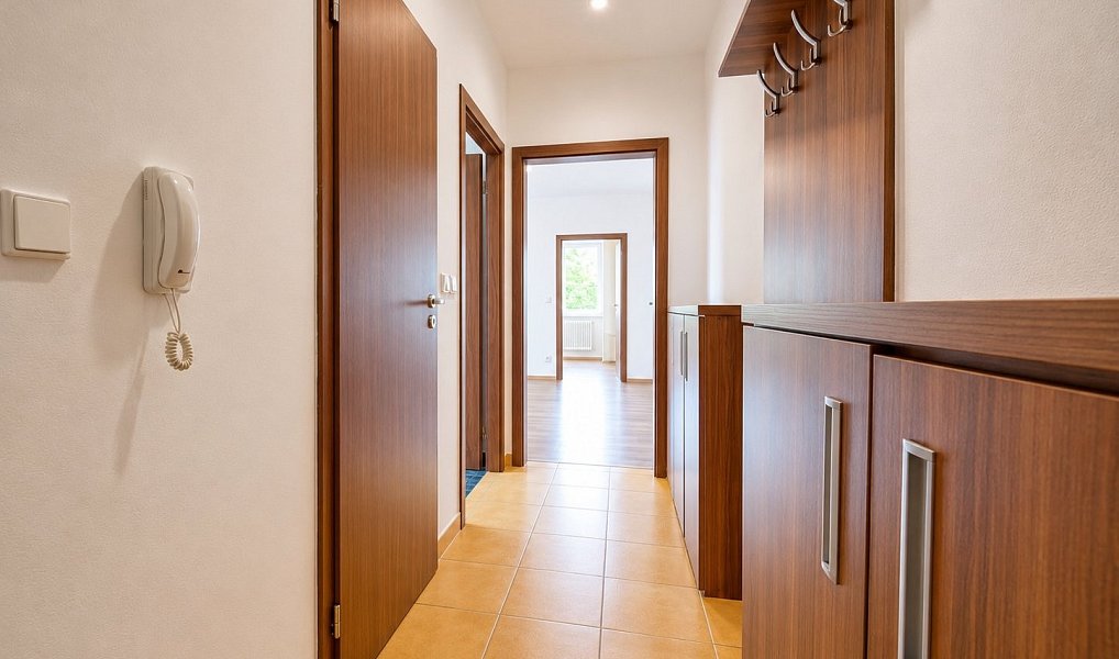 Prodej bytu 2+1 66 m², Nupaky – náhled fotky 14