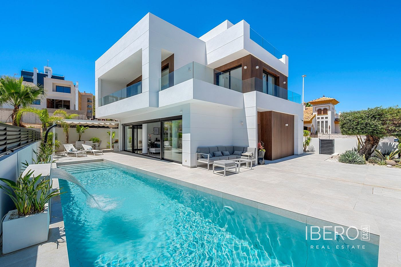 Prodej domu 194 m² s pozemkem 347 m²