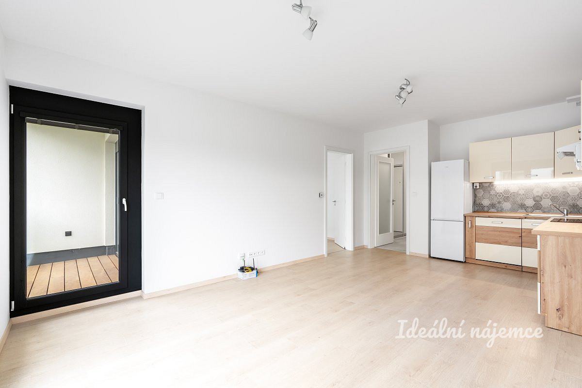Pronájem bytu 2+kk 47 m² – fotografie 3