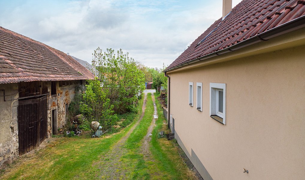 Prodej domu 207 m² s pozemkem 1 227 m², Lnáře – náhled fotky 39