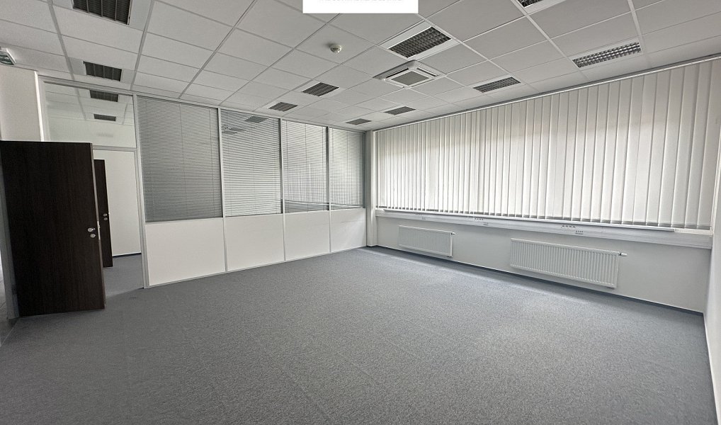 Pronájem skladovacích prostor 3 472 m², Spořice – náhled fotky 15