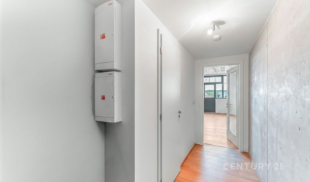 Pronájem bytu 1+kk 33 m², Praha – náhled fotky 3