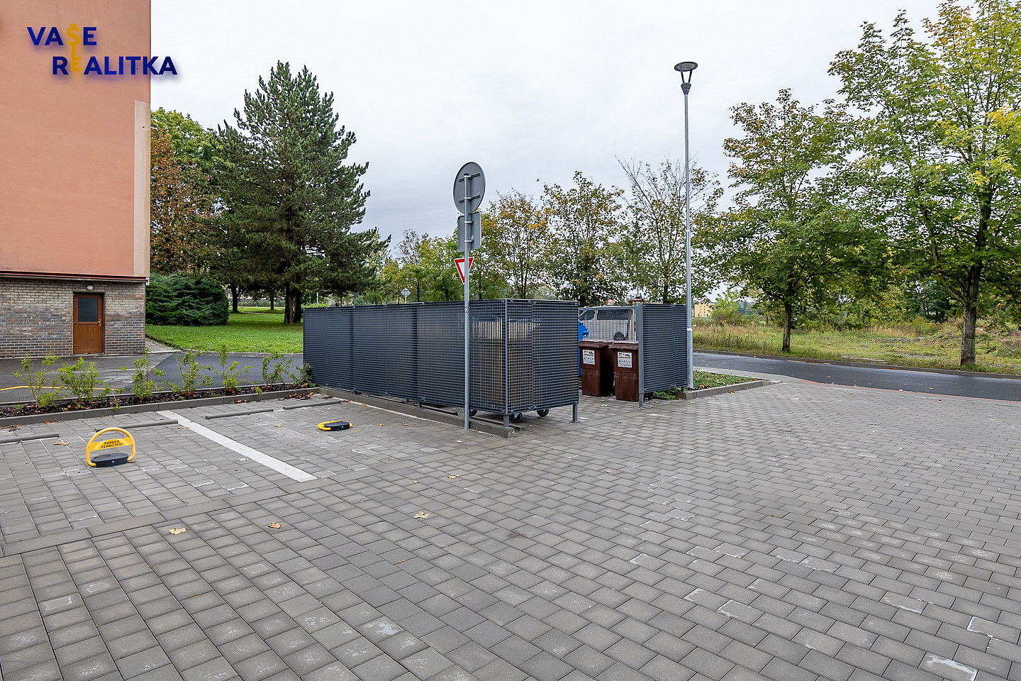 Pronájem, parkovací stání, Hranice, ul. Pod Nemocnicí – fotografie 2
