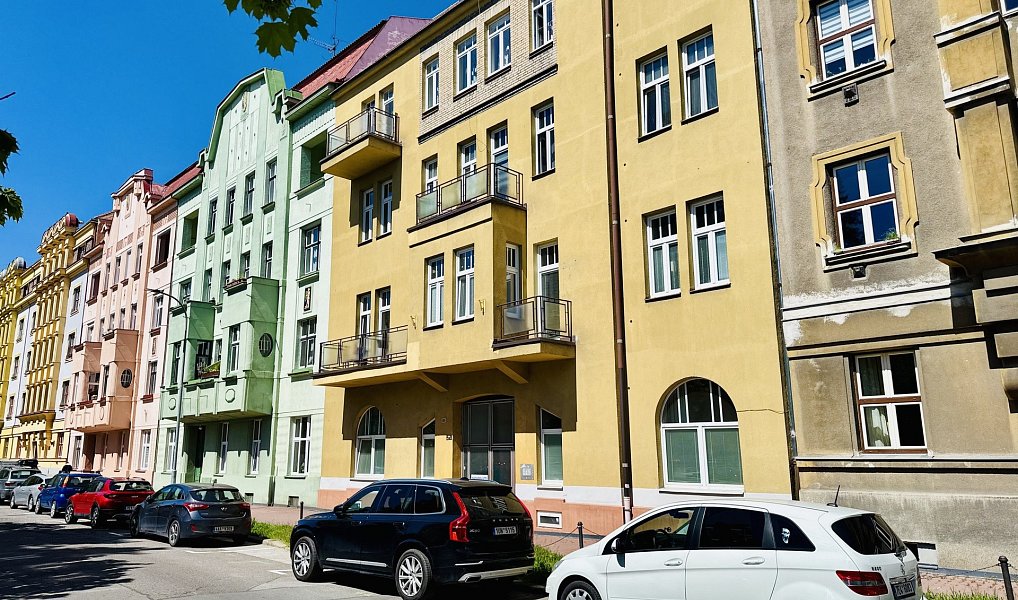 Prodej nájemního domu, činžáku 1 100 m², Pardubice – náhled fotky 2