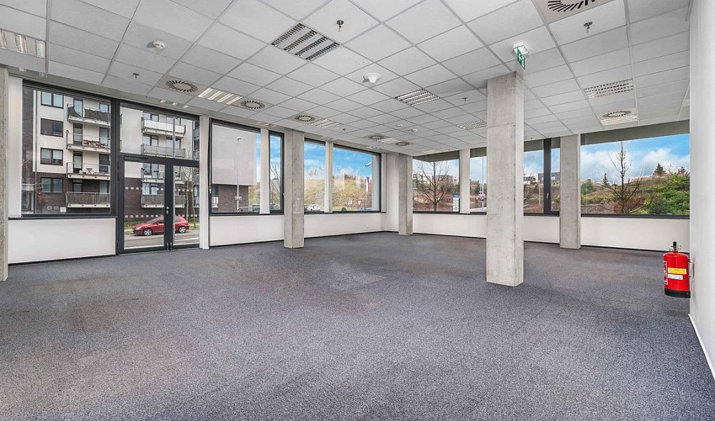 Pronájem kanceláře 600 m², Ořech – náhled fotky 2