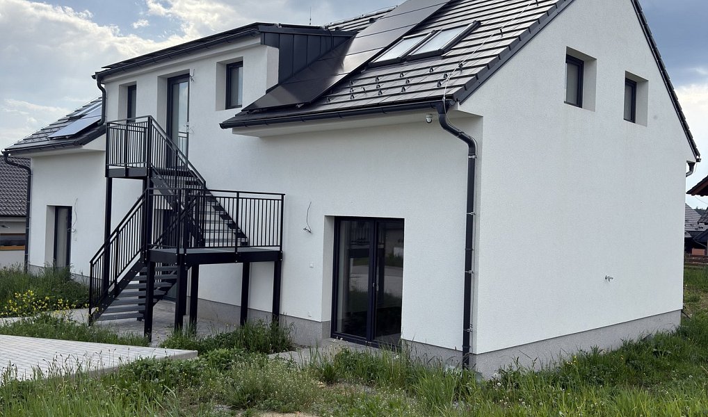Prodej ubytovacího objektu 236 m², Frymburk – náhled fotky 2
