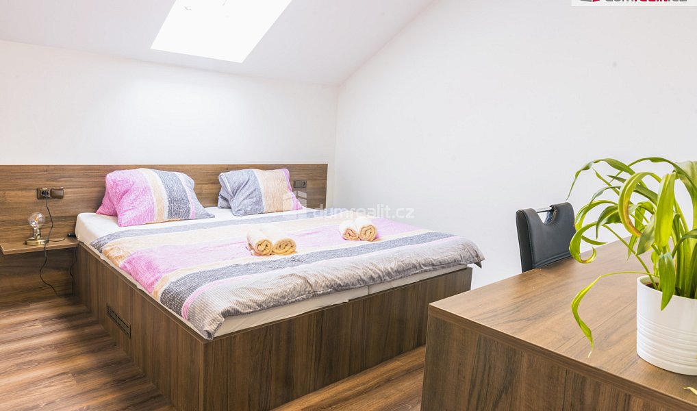 Prodej ubytovacího objektu 300 m², Lednice – náhled fotky 9