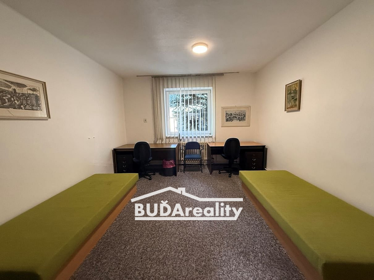Pronájem pokoje 20 m², Zlín, krásná zahrada