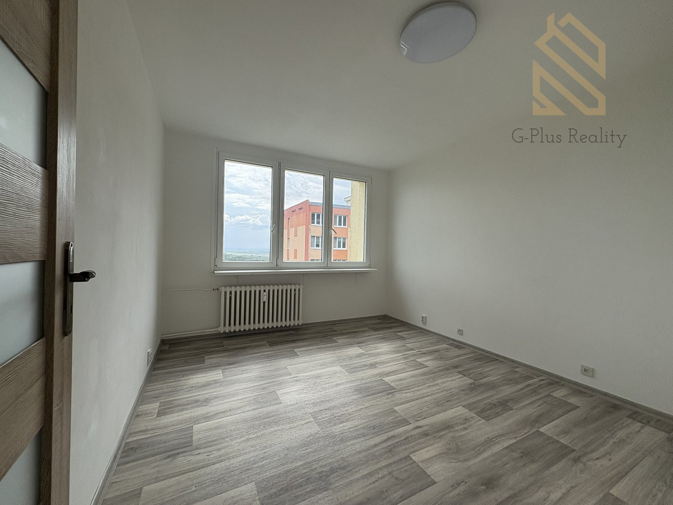 Pronájem bytu 2+1 38 m² – fotografie 3