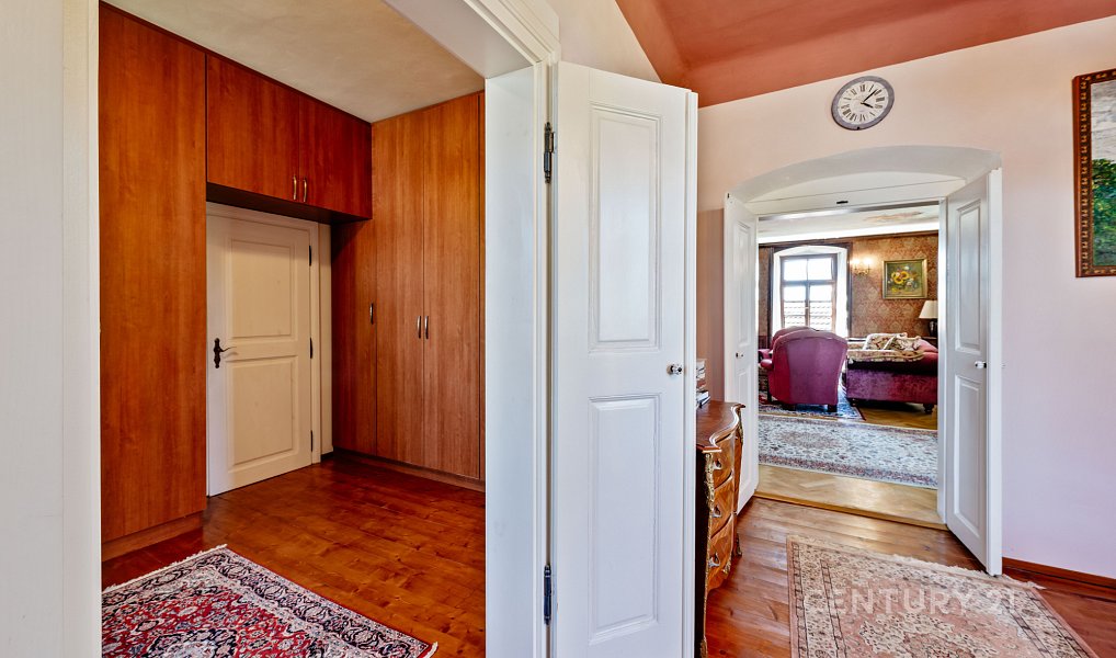 Prodej domu 465 m² s pozemkem 2 031 m², Roudná – náhled fotky 16