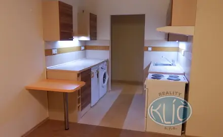 Pronájem bytu 1+kk 24 m², Petrohradská, Tábor