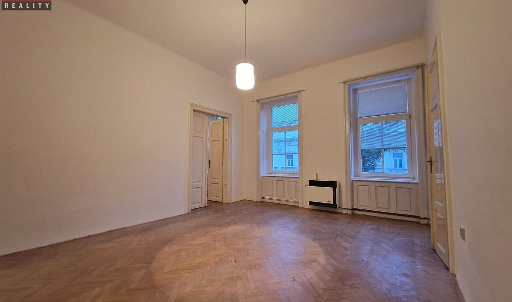 Pronájem bytu 4+1 134 m², Olomouc – náhled fotky 4