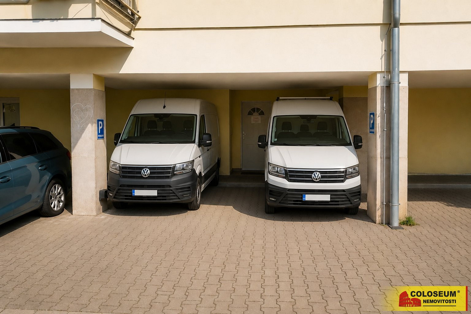 Brno - Šlapanice, pronájem polokrytého parkovacího stání, 60 m2 - parkovací stání – fotografie 3