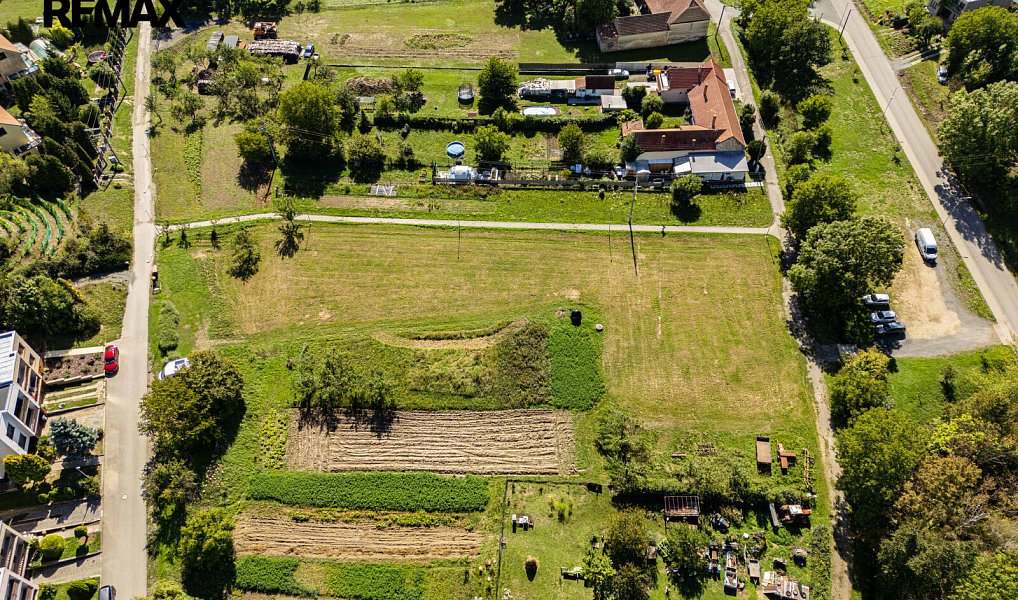 Prodej stavebního pozemku 2 330 m², Milešovice – náhled fotky 6