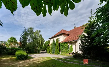 Prodej obchodních prostor 1 000 m², Čsl. armády, Hostivice, okres Praha-západ