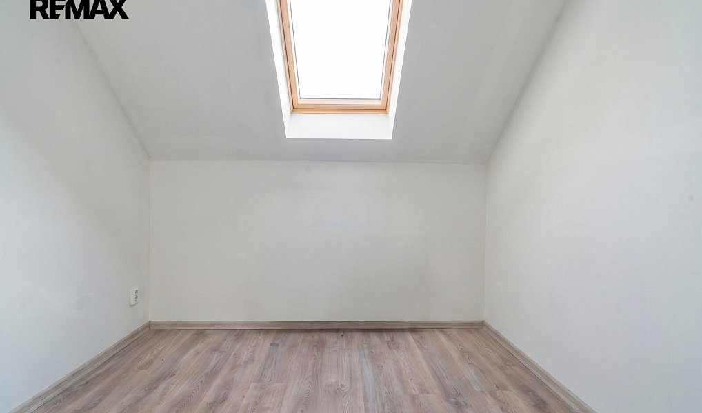 Prodej domu 193 m² s pozemkem 748 m², Okřesaneč – náhled fotky 14