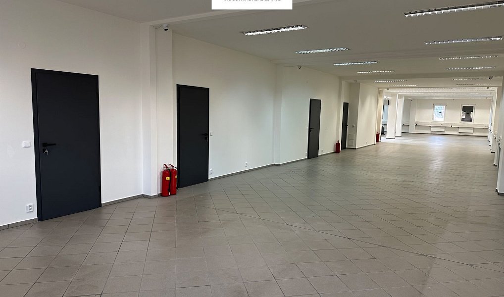 Pronájem obchodních prostor 449 m², Nupaky – náhled fotky 5