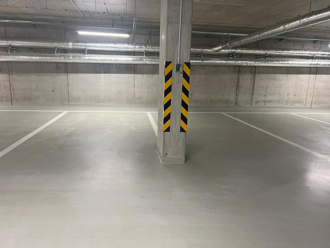 PRODEJ GARÁŽOVÉHO STÁNÍ S MOŽNOSTÍ ODPOČTU DPH V REZIDENCI NAD ARBORETEM V BRNĚ ČERNÝCH POLÍCH – pohled 2