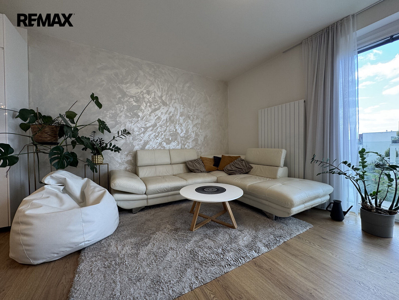 Pronájem bytu 2+kk 74 m² – fotografie 2