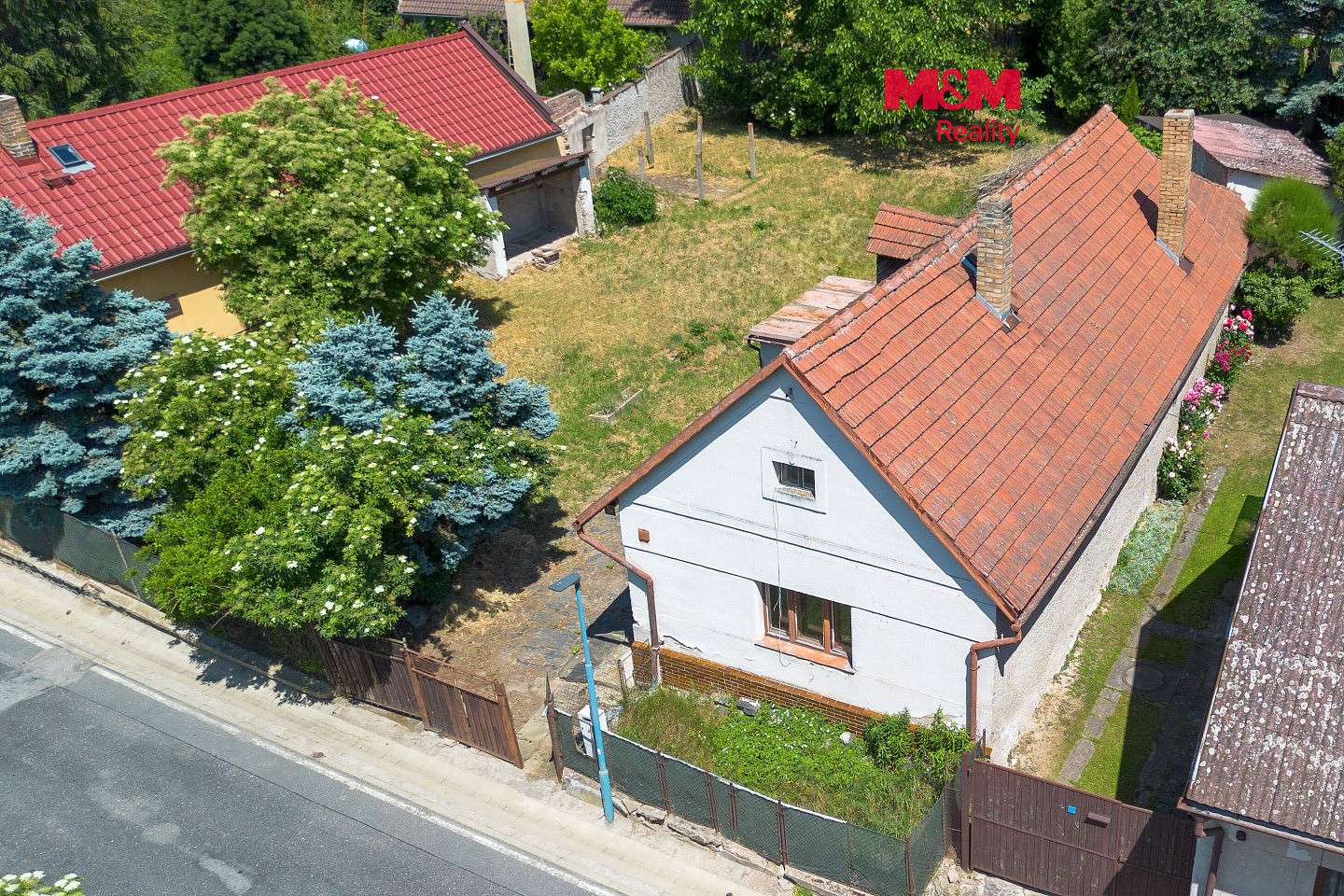 Prodej domu 105 m² s pozemkem 1 812 m²