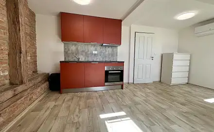 Pronájem bytu 1+kk 34 m²