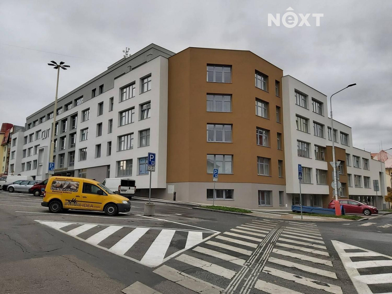 Pronájem kanceláře 450 m² — photo 2