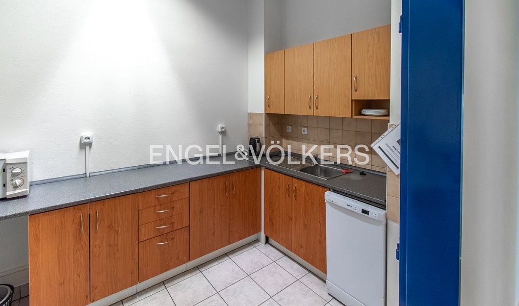 Pronájem kanceláře 670 m², Praha – náhled fotky 13