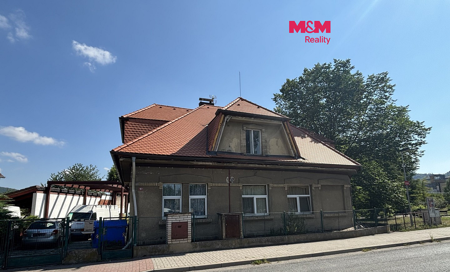 Prodej domu 300 m² s pozemkem 1 610 m²