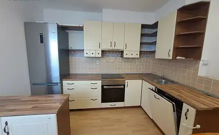 Pronájem bytu 2+1 78 m², Českobrodská, Praha 9 - Běchovice