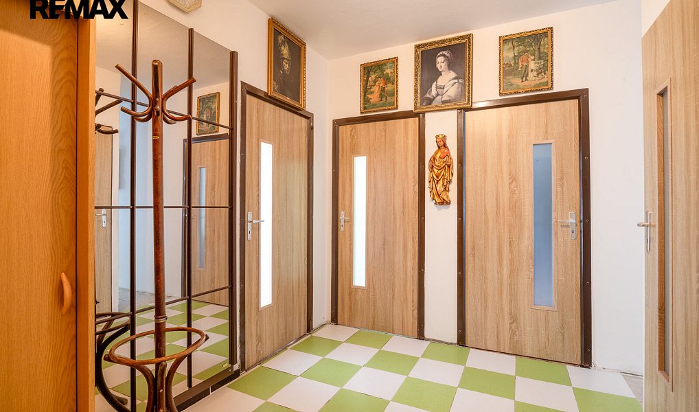 Prodej bytu 3+1 69 m², Cheb – náhled fotky 19