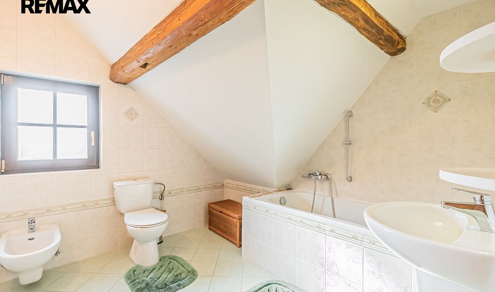 Prodej domu 271 m² s pozemkem 3 206 m², Hrachoviště – náhled fotky 29