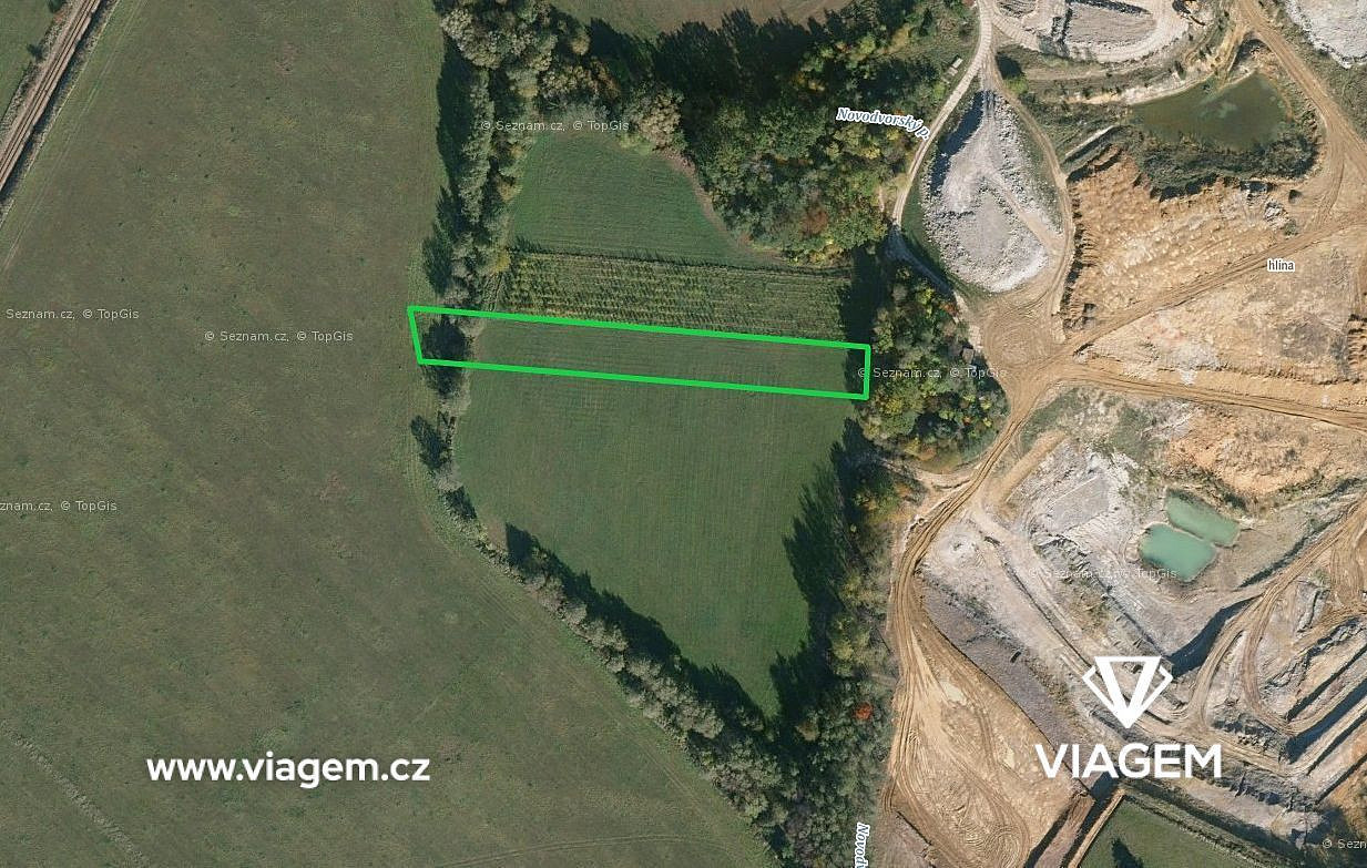 Prodej pole 883 m²