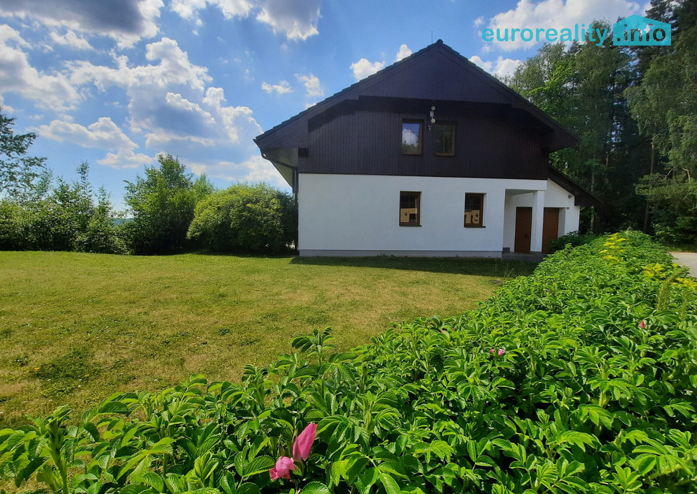 Prodej domu 180 m² s pozemkem 447 m² – fotografie 2