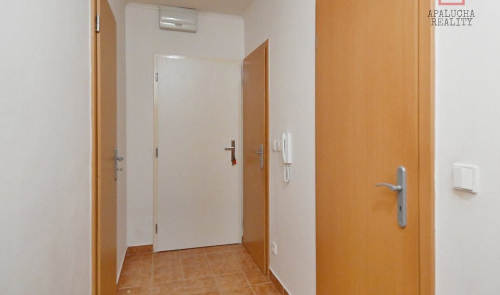 Prodej bytu 3+1 76 m², Nupaky – náhled fotky 11