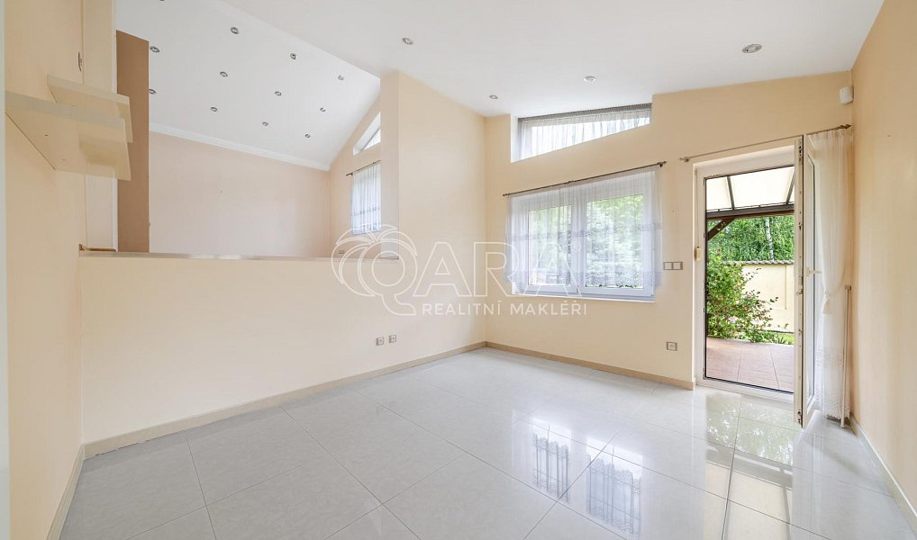 Prodej domu 384 m² s pozemkem 1 835 m², Týnec nad Labem – náhled fotky 17