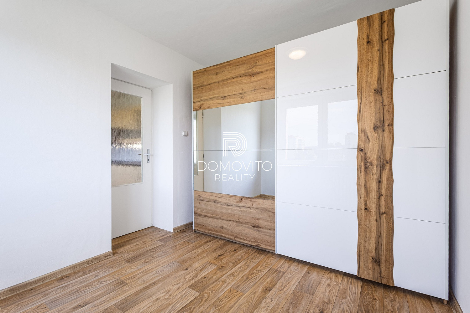 Pronájem bytu 2+kk 42 m² — photo 2