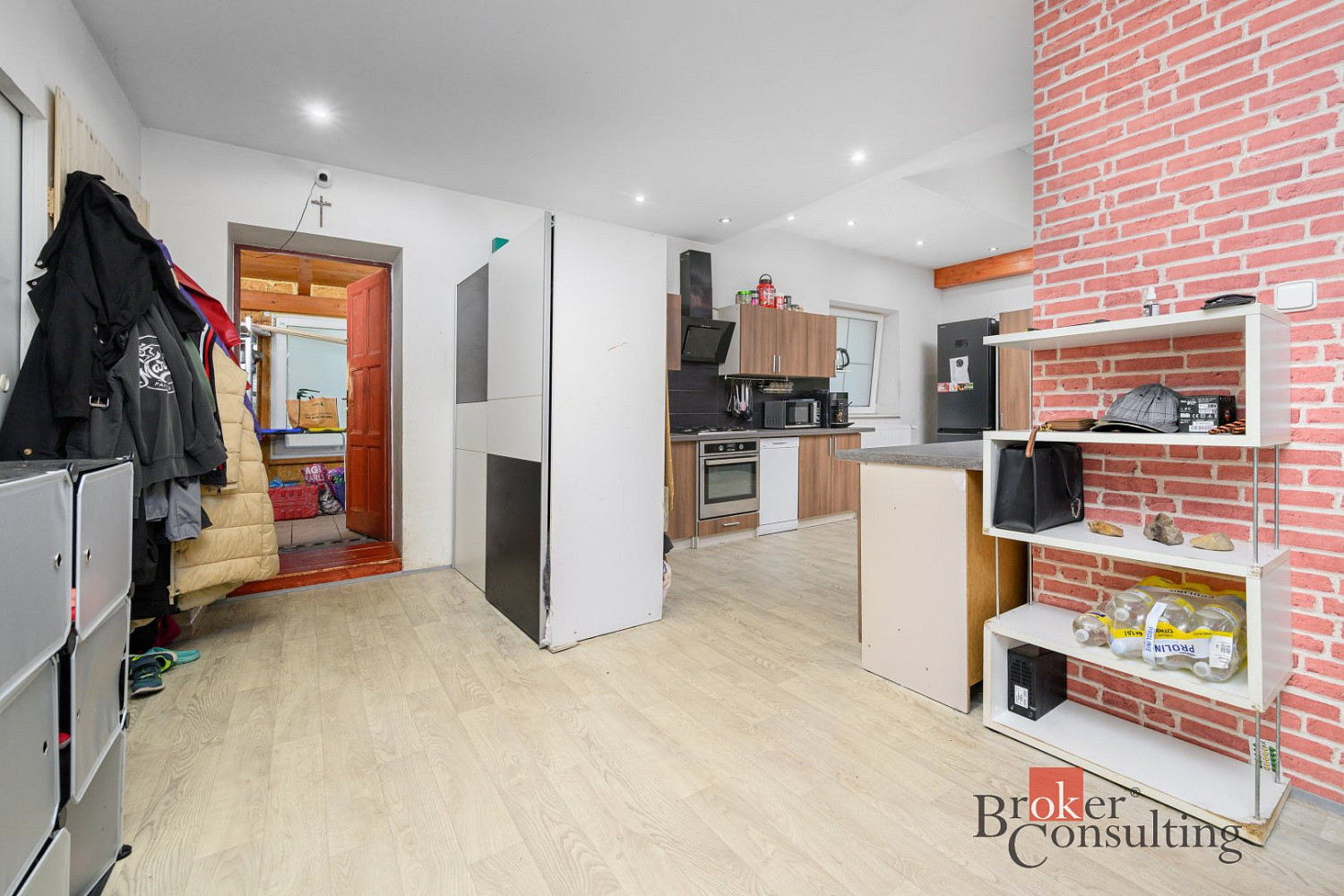 Prodej domu 335 m² s pozemkem 563 m² – fotografie 2