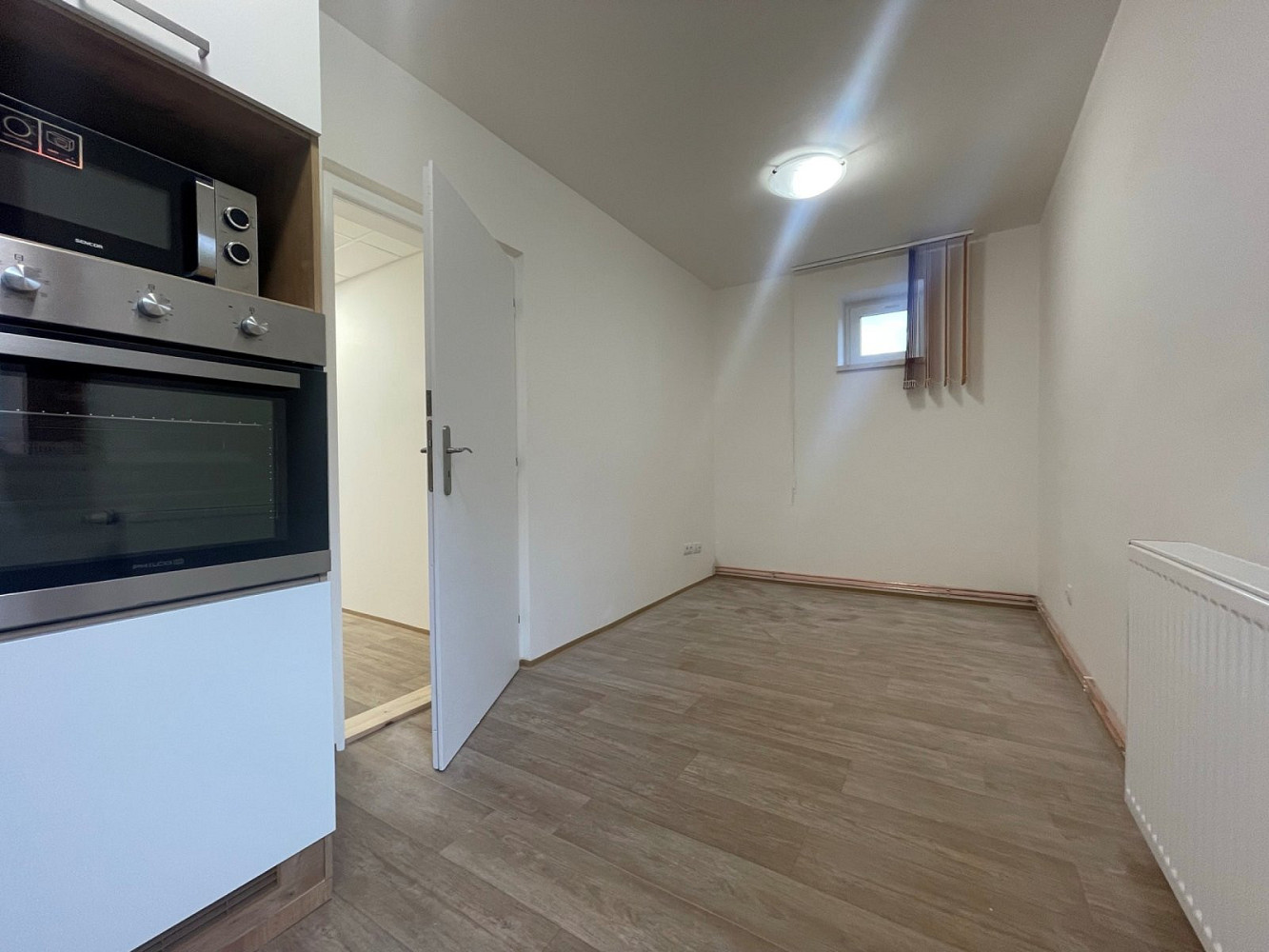 Pronájem bytu 2+kk 27 m² – fotografie 3