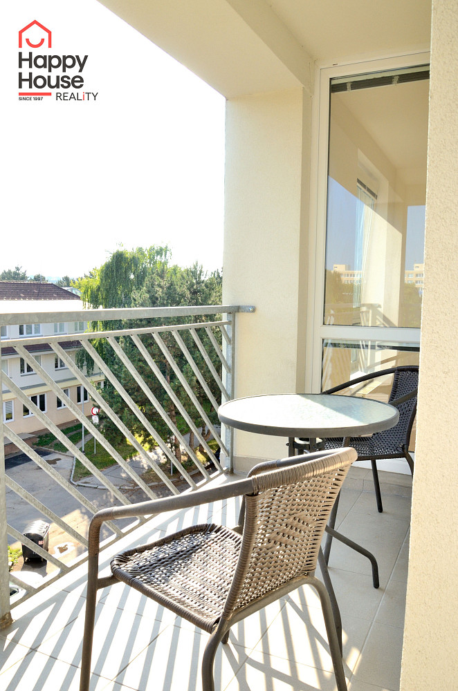 Pronájem bytu 2+kk 57 m² – fotografie 4