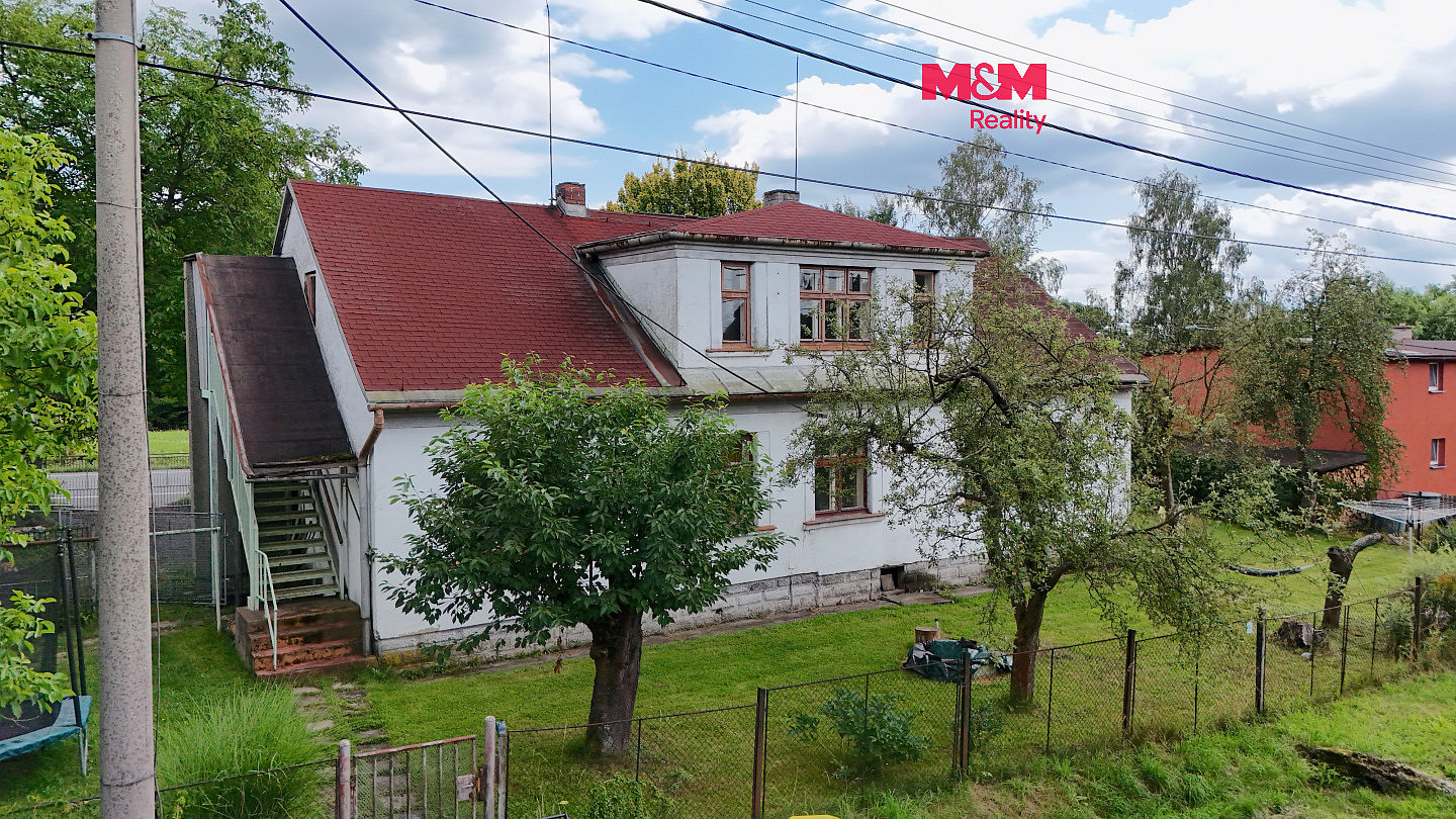 Prodej domu 273 m² s pozemkem 1 256 m²