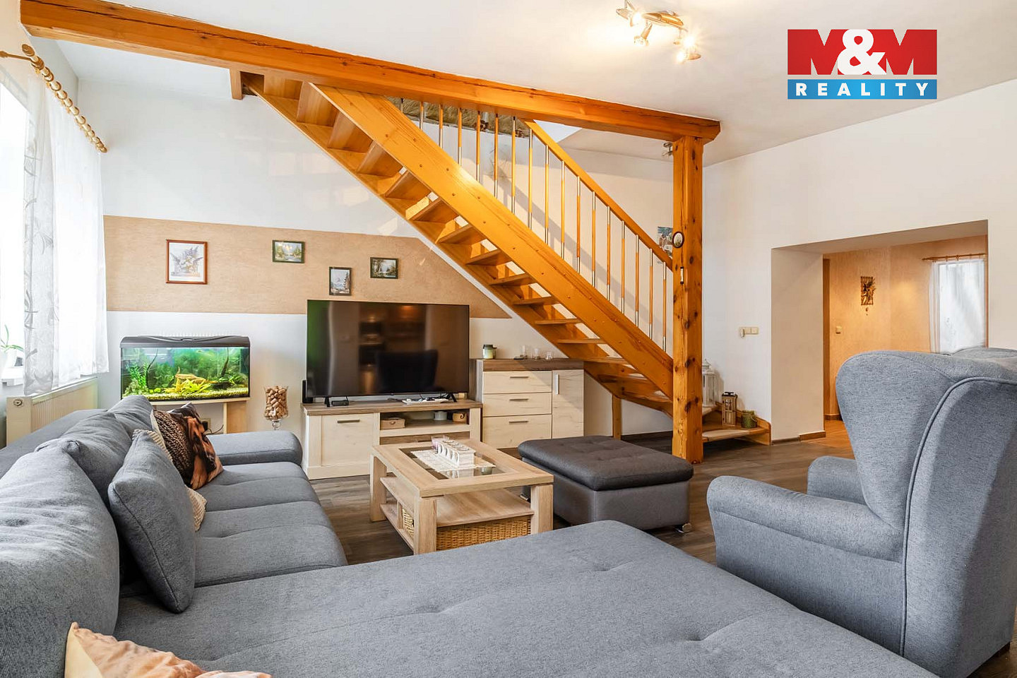 Prodej nájemního domu, činžáku 235 m² — photo 2